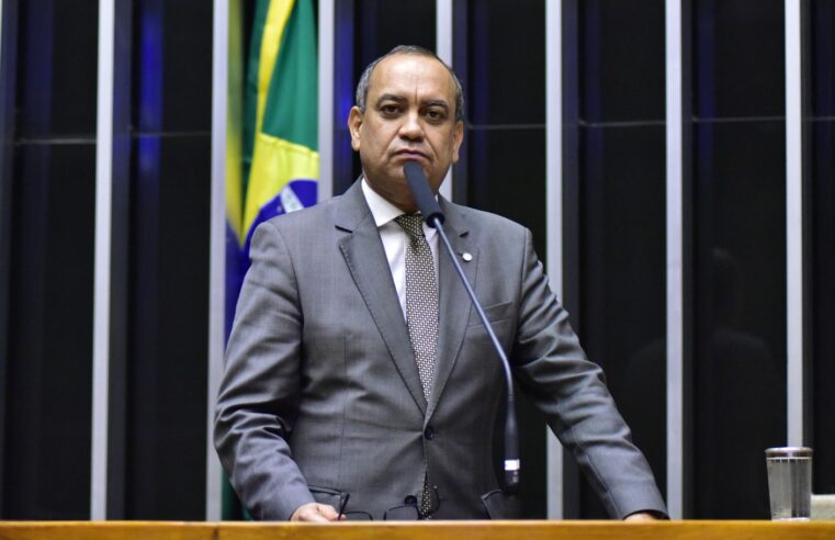 Max Lemos surpreende em artigo no Jornal O Dia