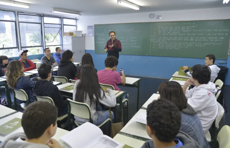 Câmara aprova proposta que proíbe escolas de recusar matrículas