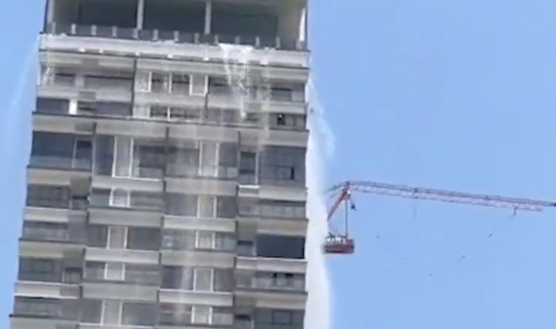 [VÍDEO] Terremoto de magnitude 7.7 derruba prédio na Tailândia