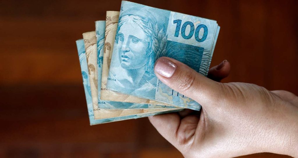 INSS: 13º antecipado injetará R$ 73,3 bi na economia; veja calendário