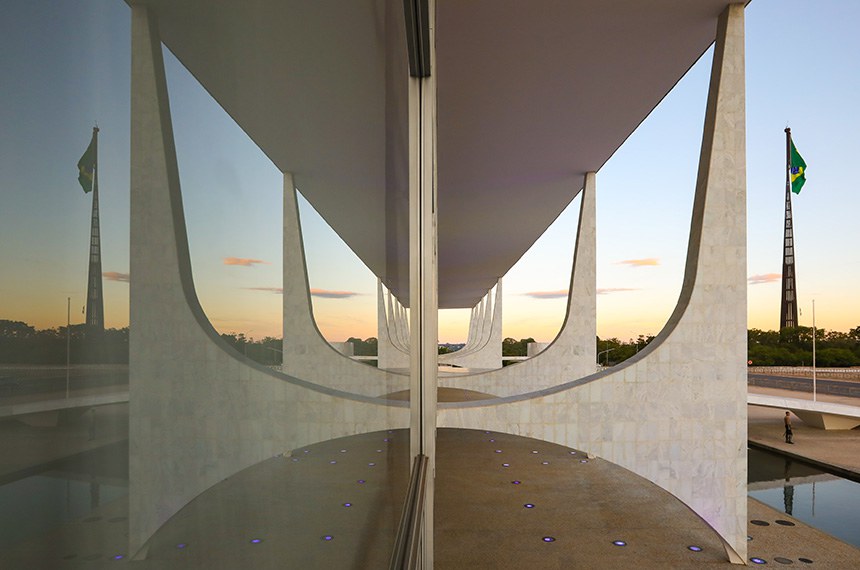 Governo publica MP que reajusta faixa de isenção do Imposto de Renda