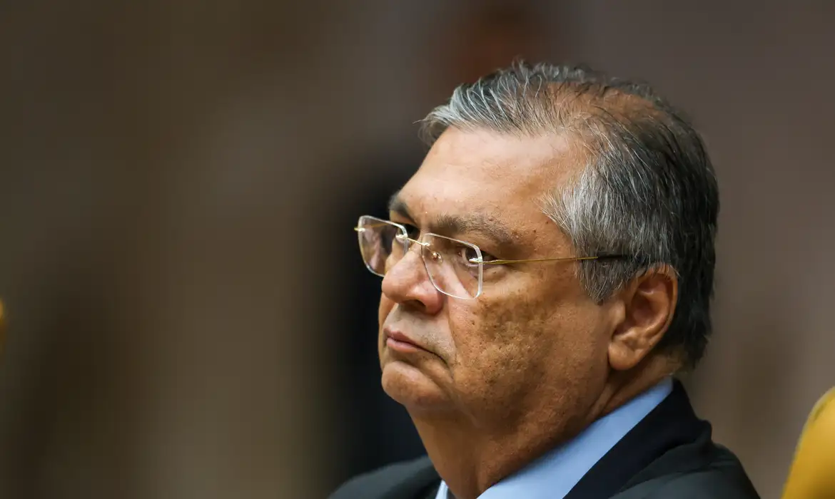 Dino decide que leis estrangeiras não valem automaticamente no Brasil