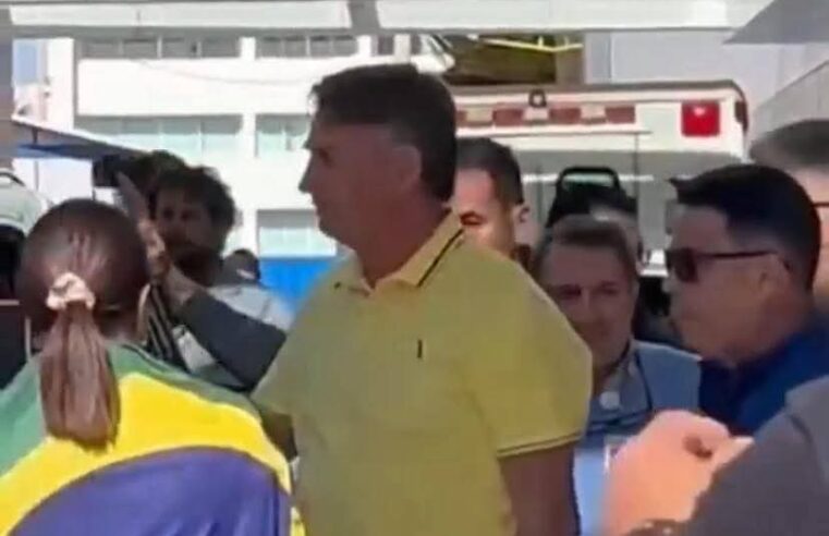 BOLSONARO; De casa para o hospital, do hospital pra casa
