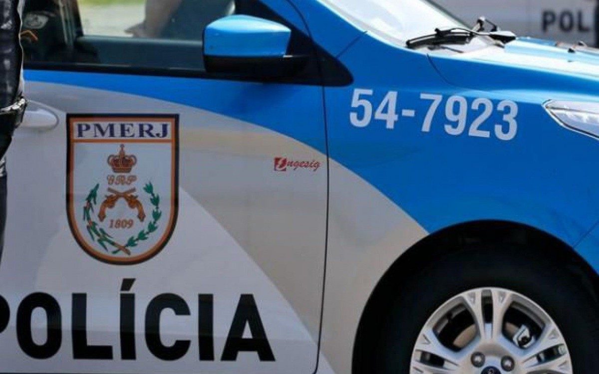 Filho esfaqueou o pai pra salvar a mãe