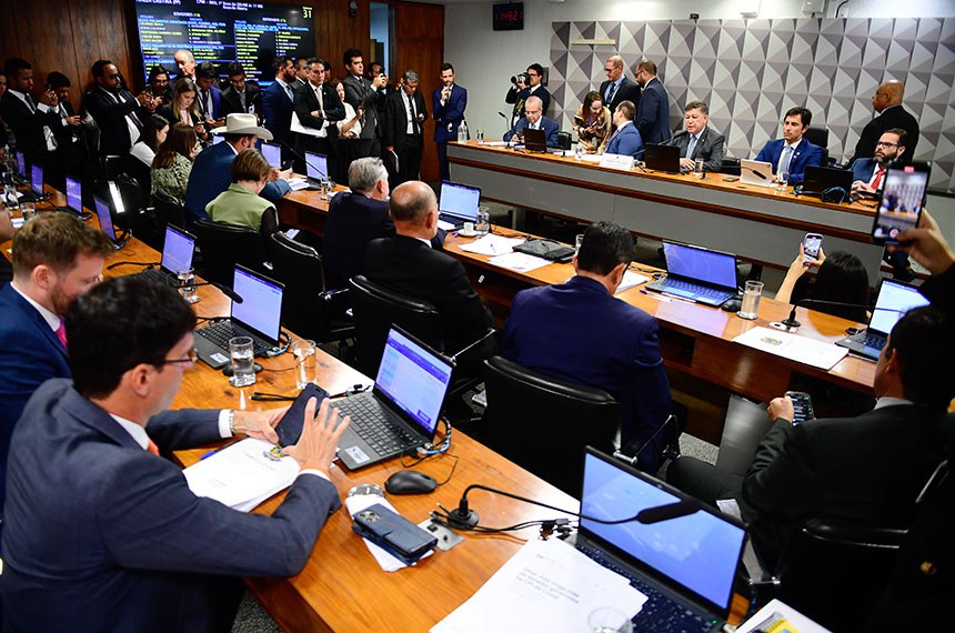 CPMI vota convocações de ex-ministros e ex-presidentes do INSS