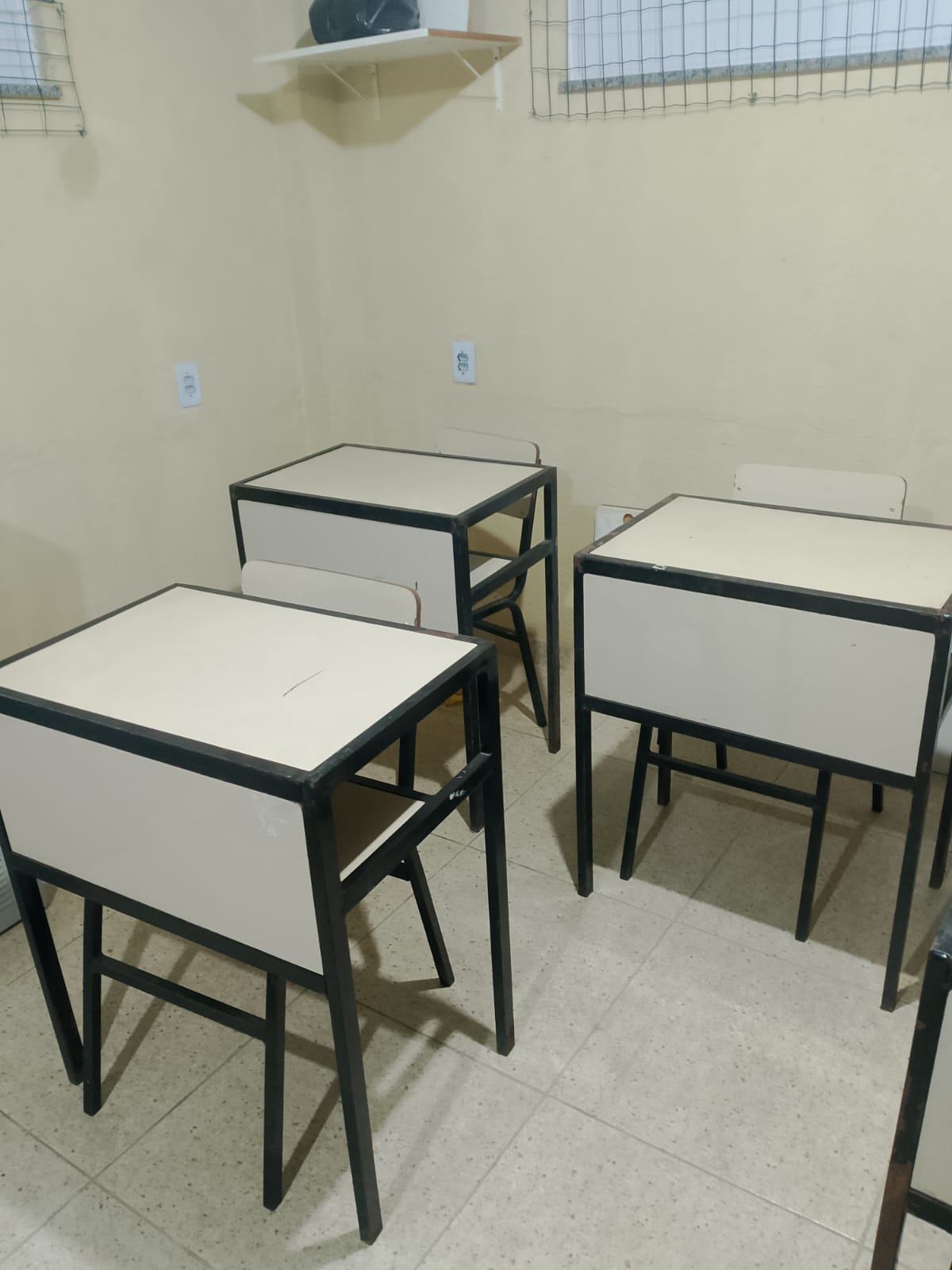 Vendo móveis para escola ou creche