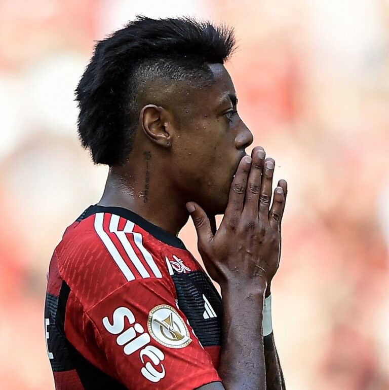 Bruno Henrique Recebe Suspensão de 12 Jogos no STJD