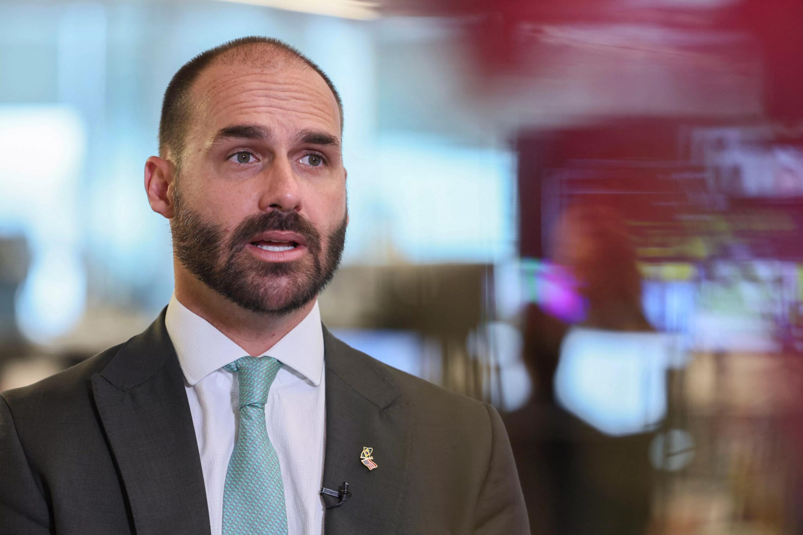 Eduardo Bolsonaro disse que mais autoridades serão sancionadas