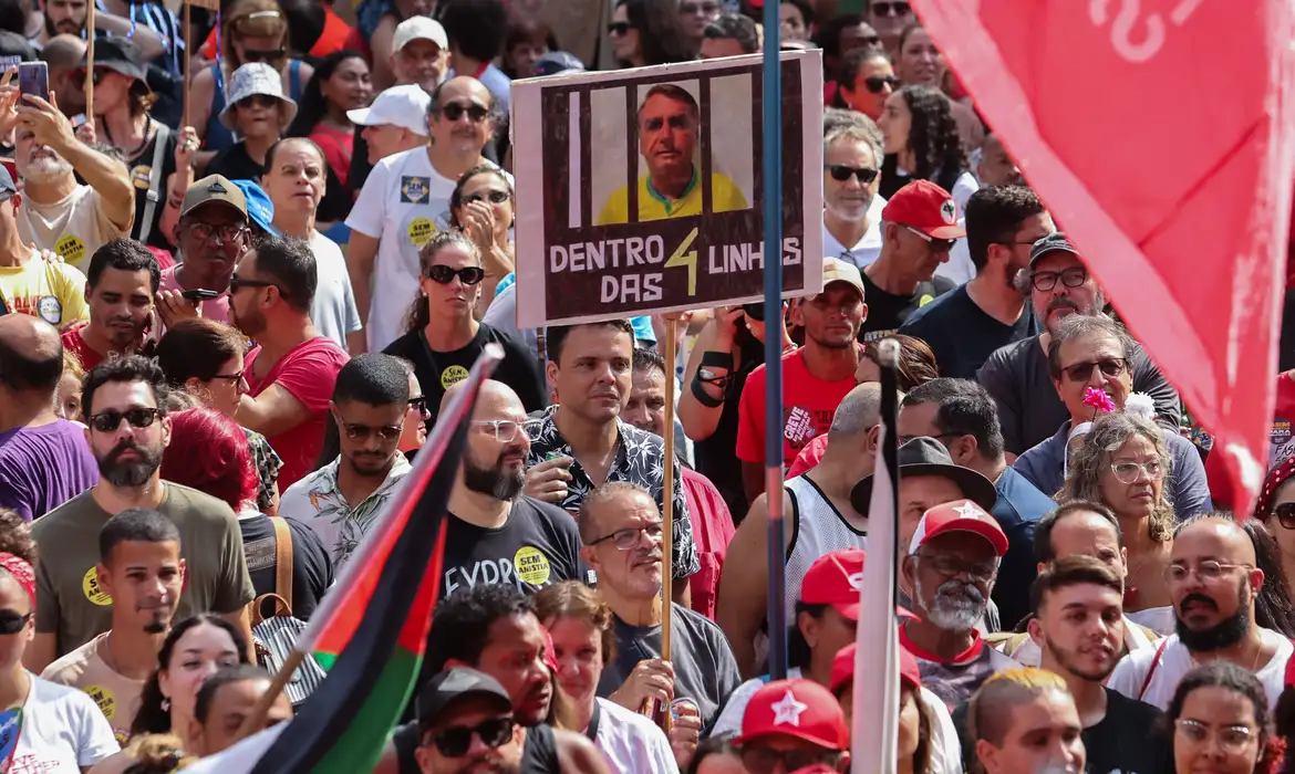 Atos contra anistia e a PEC da Blindagem ocorrem hoje em todo país