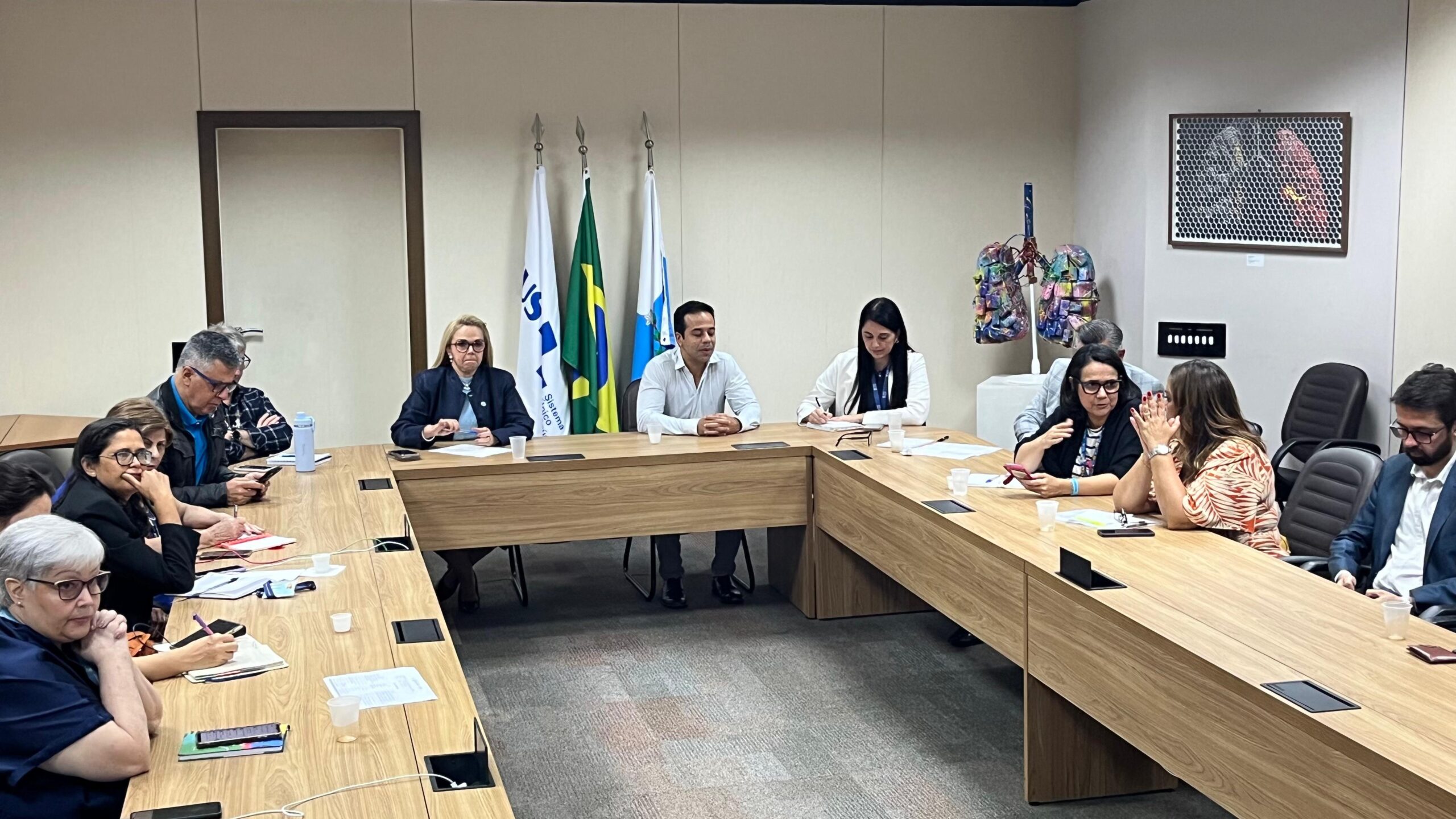 Governo RJ cria Sala de Situação para coordenar ações da Saúde sobre intoxicação por metanol