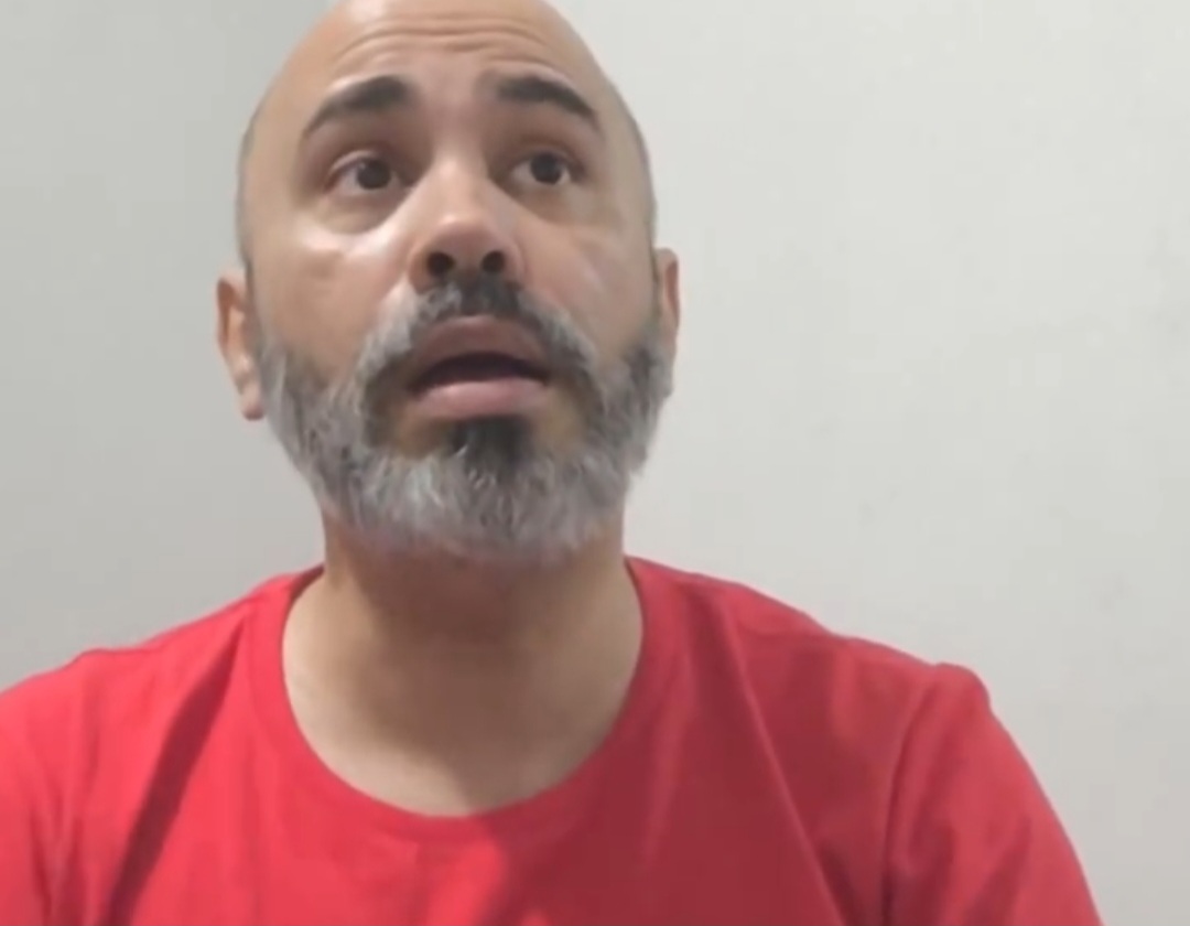 Hélio do Choque disse que se os anunciantes não chegarem ele vai passar a cantar