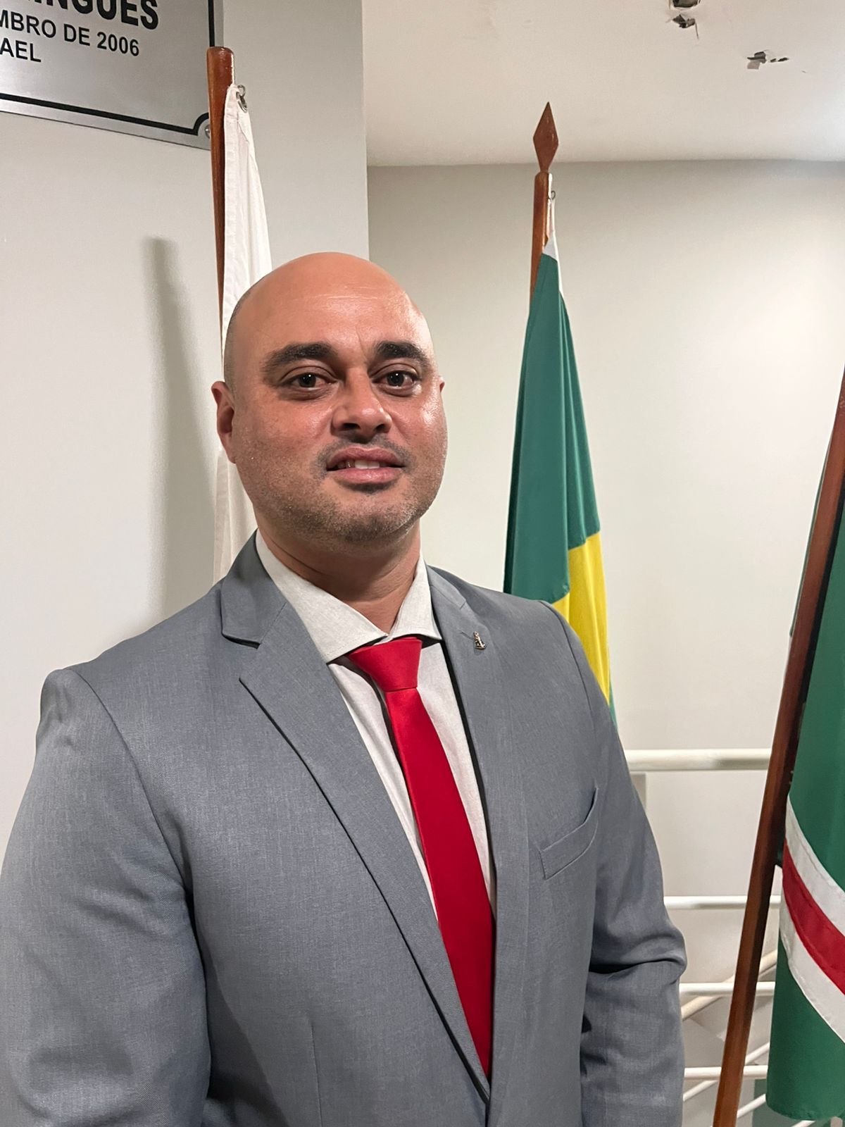 Jonas Dico foi eleito prefeito de Três Rios neste domingo (5)