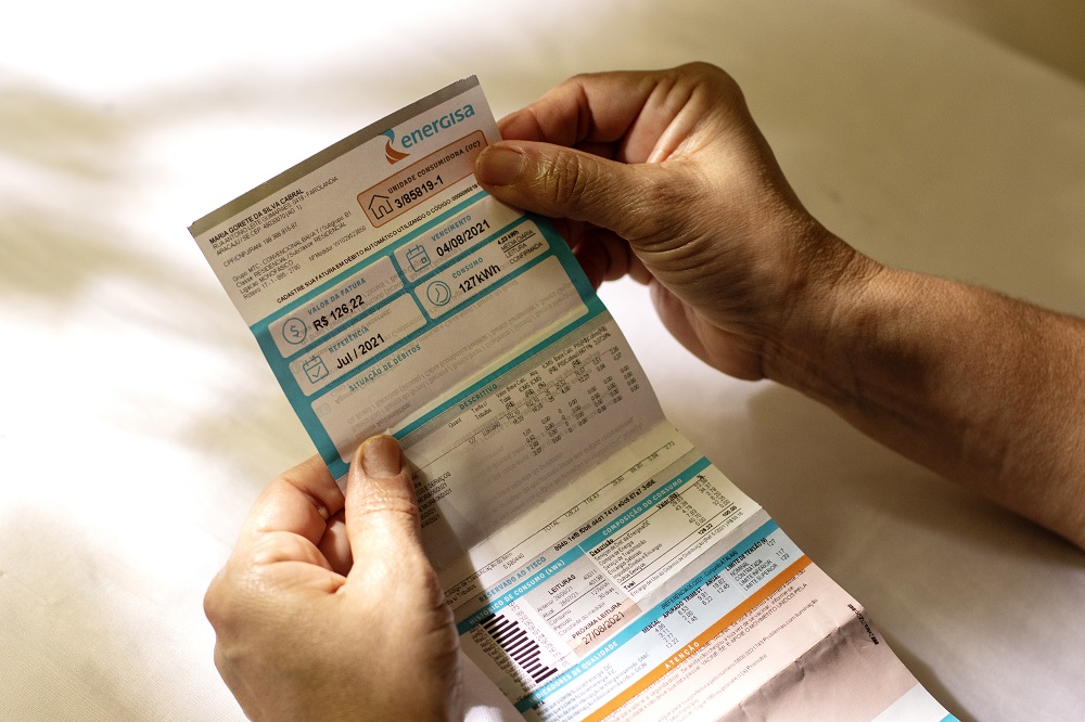 Entra em vigor lei que estabelece conta de luz gratuita para famílias de baixa renda
